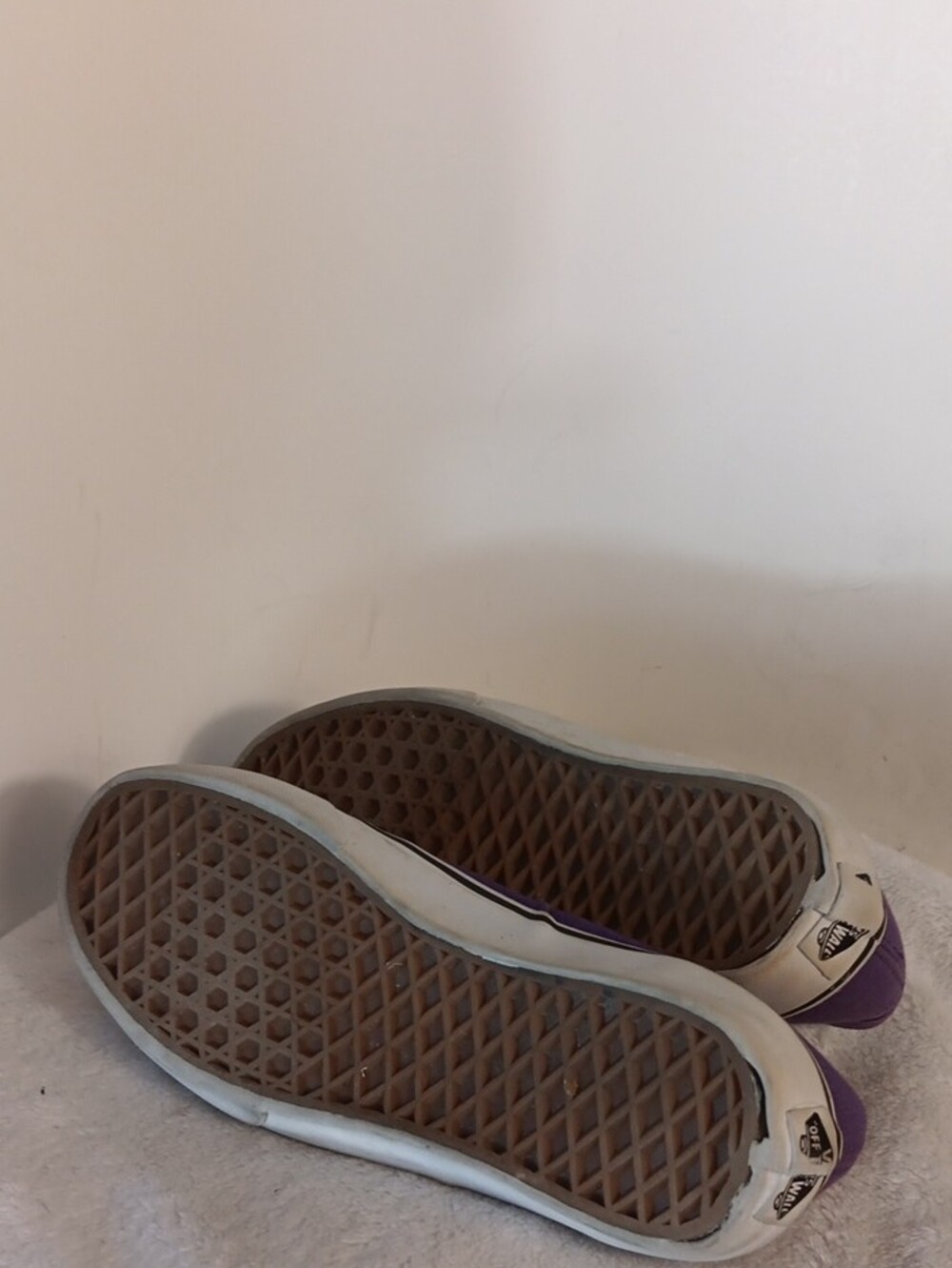 Vans Kids Low-Top Canvas Sneakers in Purple and White - Picture 4 of 6
